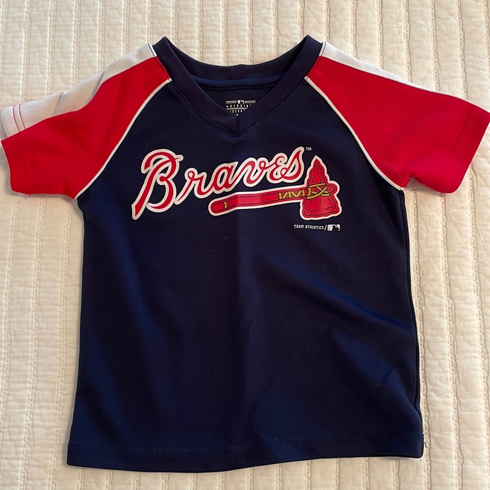 Braves jersey.